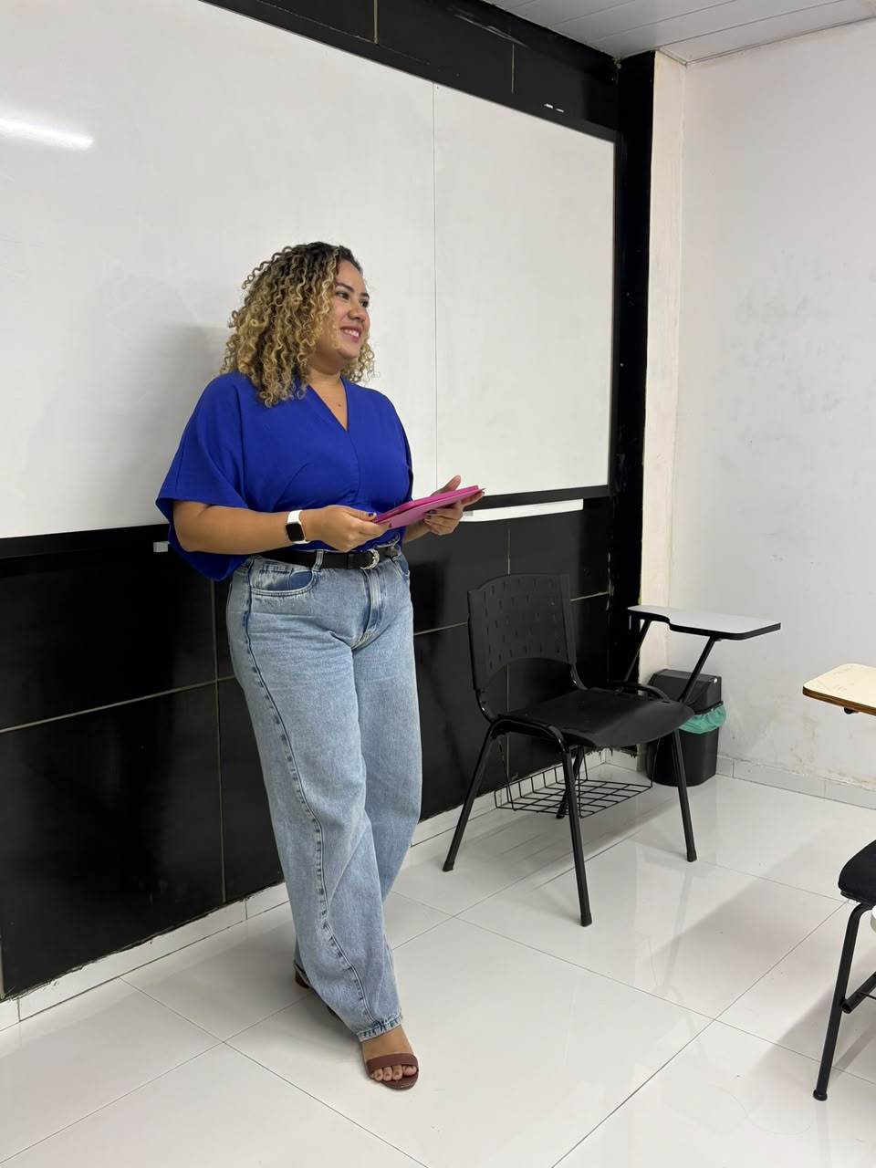 Iêda Nogueira dando aula de redação